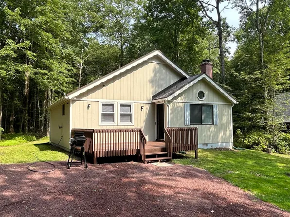 7 Stream Dr, White Haven, PA 18661