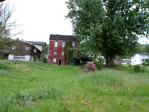 5th image of 207-209 N 2nd St