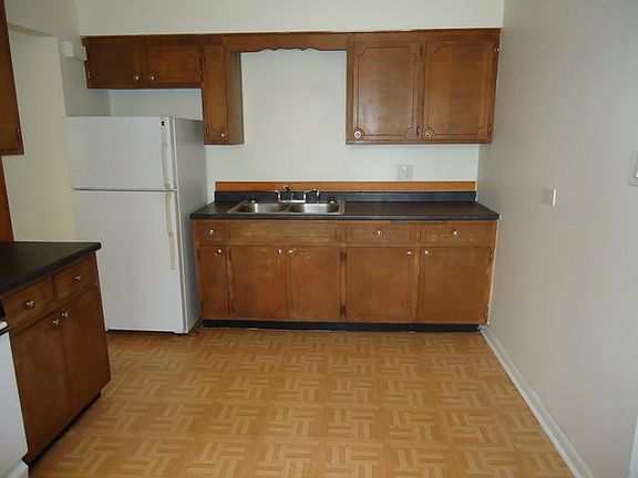 3rd image of 8701 S 84th Ct APT 10