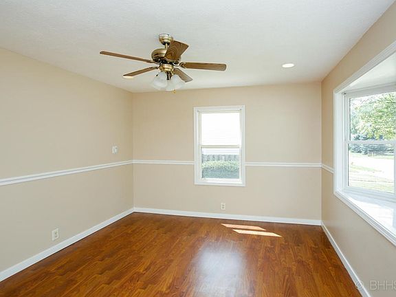 84 pleasant ave-104