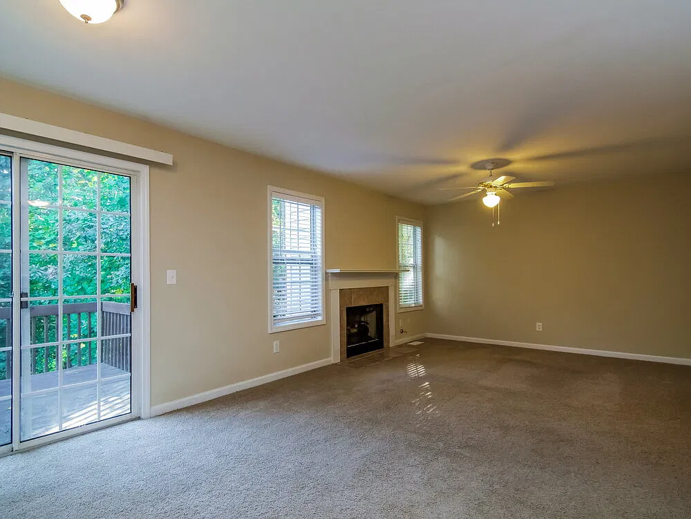 3 bed, 2.5 bath, 1504 sqft, $2,960 — Photo 3