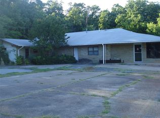 215 N 6th St, Eufaula, OK 74432