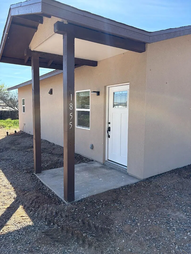 1855 N Badger Ln — Photo 2