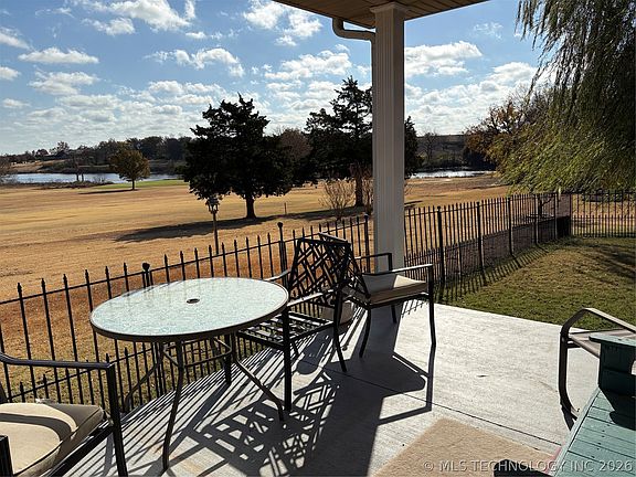 4th image of 1001 Country Club Dr