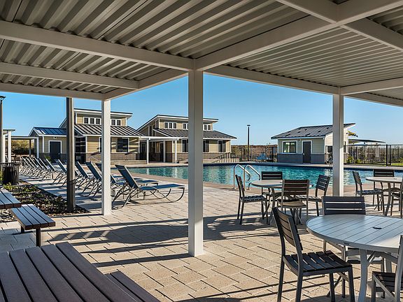 Alamar Haymoon Park Pool