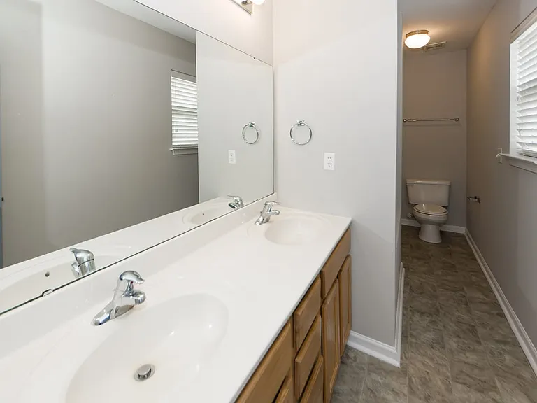 1218 Vistiana Dr — Photo 74
