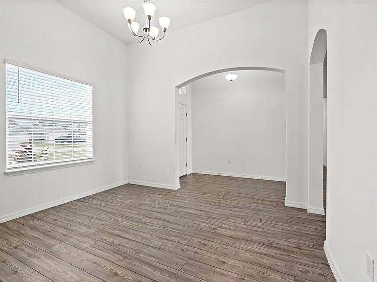 2661 SW Import Dr — Photo 11