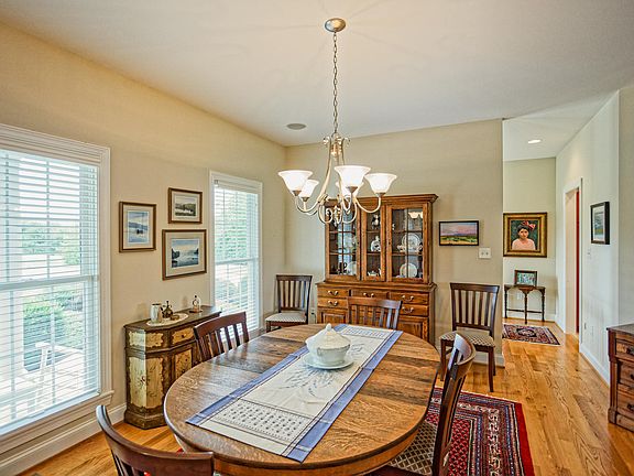 5th image of 30 River Hill Pl