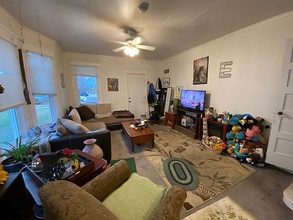 3rd image of 415 E Ermina Ave