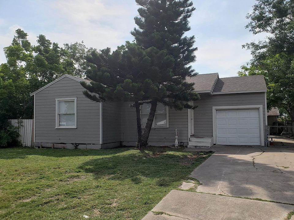 1st image of 318 W Vanderbilt Dr