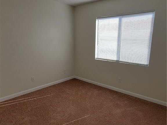 2nd image of 1024 Willow Tree Dr Unit D