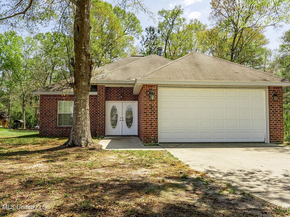 1st image of 27 Maroon Dr