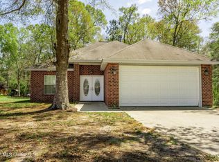 27 Maroon Dr, Picayune, MS 39466