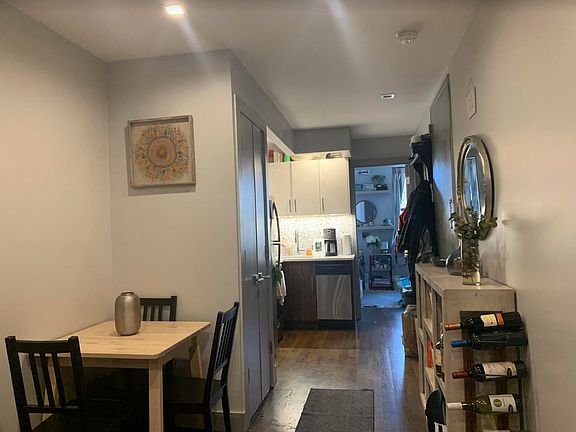 5th image of 122 Leonard St #2R