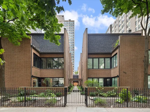 345 W Barry Ave APT 8, Chicago, IL 60657