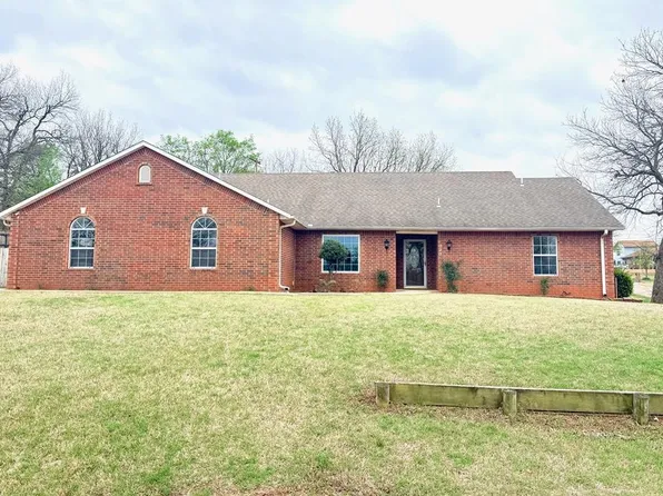 223 W 4th St, Chandler, OK 74834
