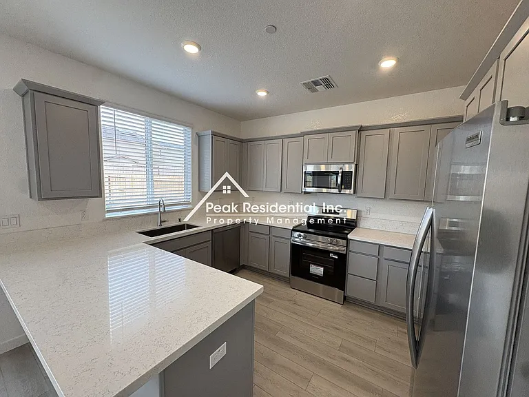 12640 Hereford Ave — Photo 9