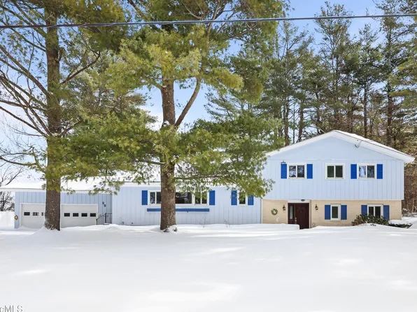 25 Leroi Dr, Pittsfield, MA 01201