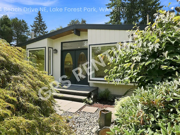 17224 Beach Dr NE — Photo 2