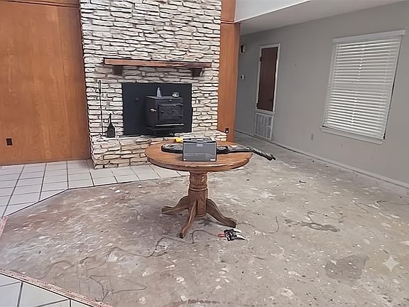 4th image of 1650 County Road 421