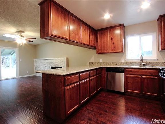 2nd image of 3952 Apple Blossom Way