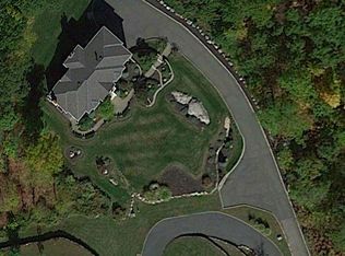 102 Saw Mill Rd, Kinnelon, NJ 07405