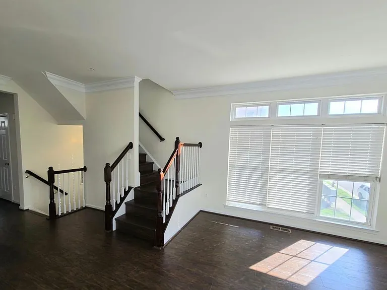 42625 Homefront Ter — Photo 6