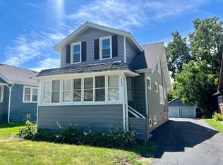 725 W Pacific Ave, Waukegan, IL 60085