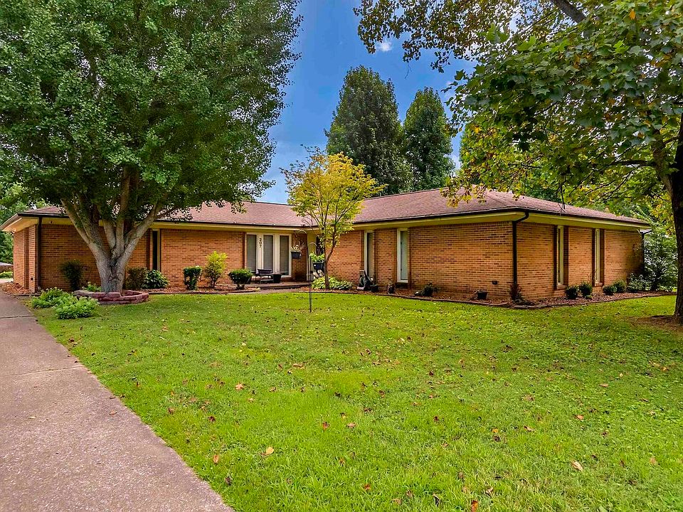 1st image of 207 Westernaire Dr