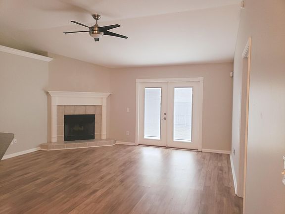 3rd image of 2558 Woodhaven Ct