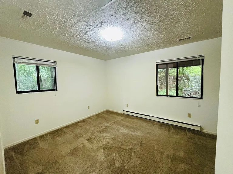 1813 Garden Ln — Photo 10