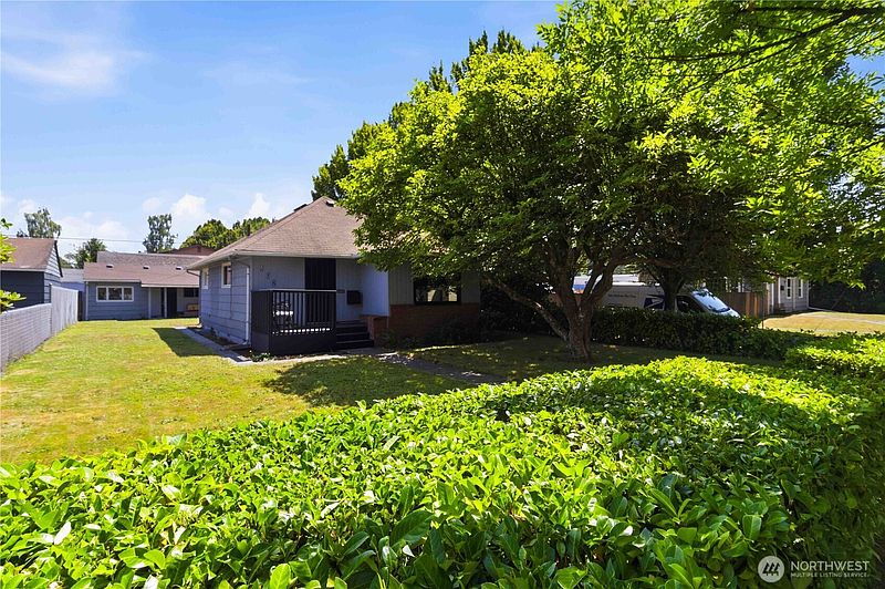2nd image of 502 17th Avenue