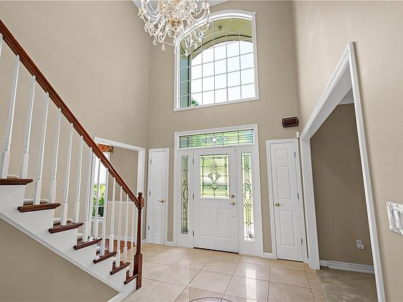 4th image of 301 Bunker Hill Dr