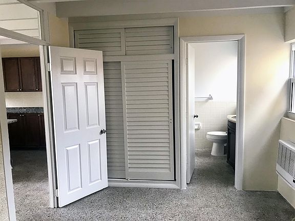5th image of 1234 17th Ave N APT 3