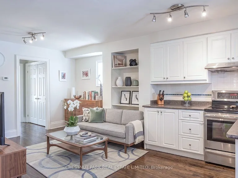 340 Keewatin Ave #UPPER — Photo 3