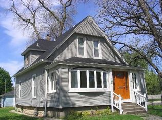 476 N Liberty St, Elgin, IL 60120