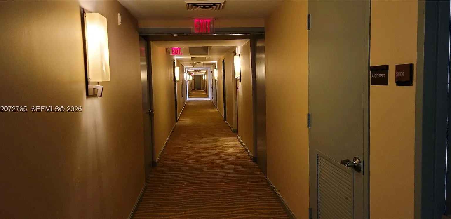 50 Biscayne Condo — Photo 3