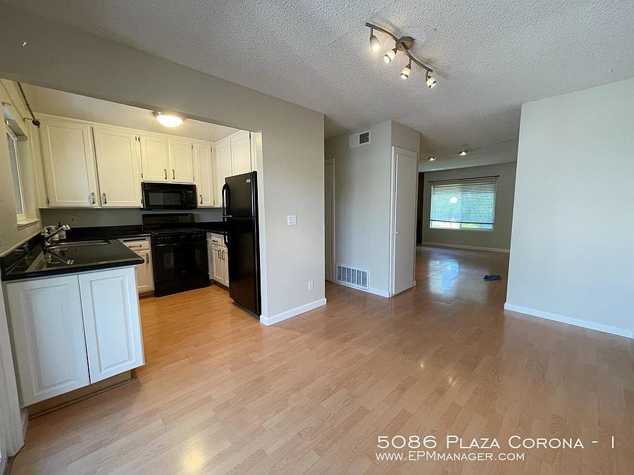 1st image of 5086 Plaza Corona #1