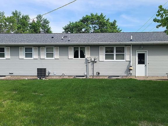 3rd image of 610 Haarfager Ave N