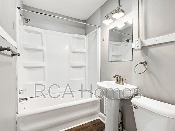 5th image of 3618 Salem St