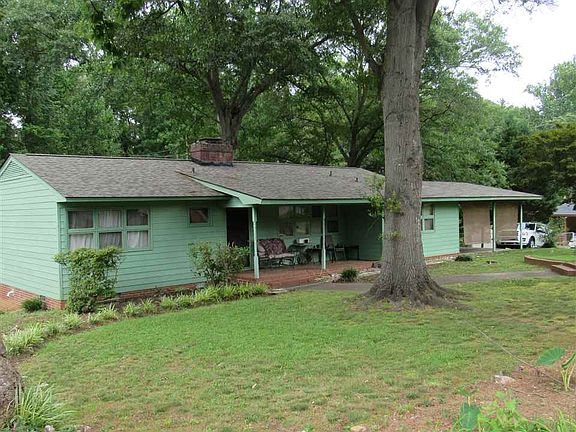 5th image of 811 Kenmore Dr