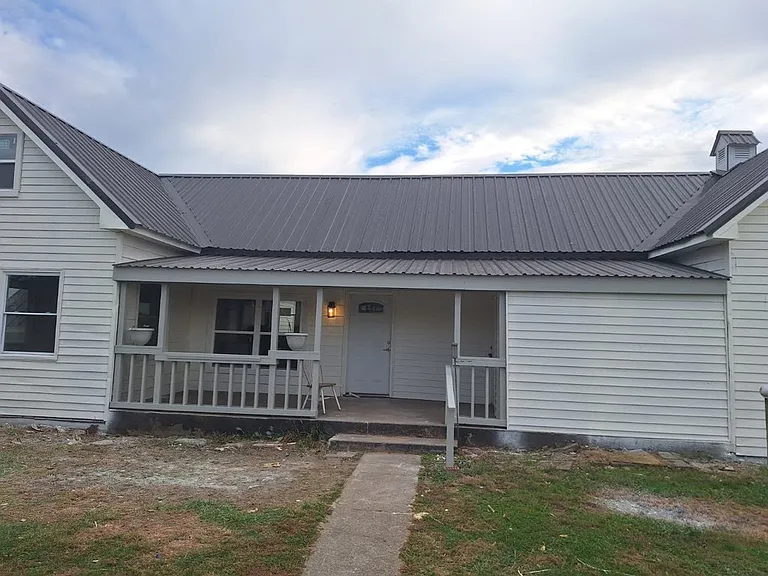 7906 N 250 E — Photo 2