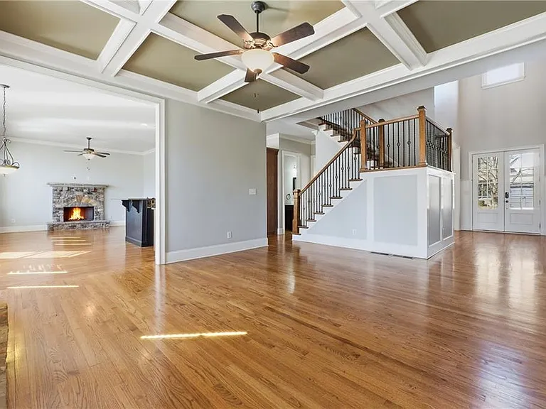 6437 Blue Water Dr — Photo 16