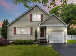 7 Evelyn Rd, Roseland, NJ 07068