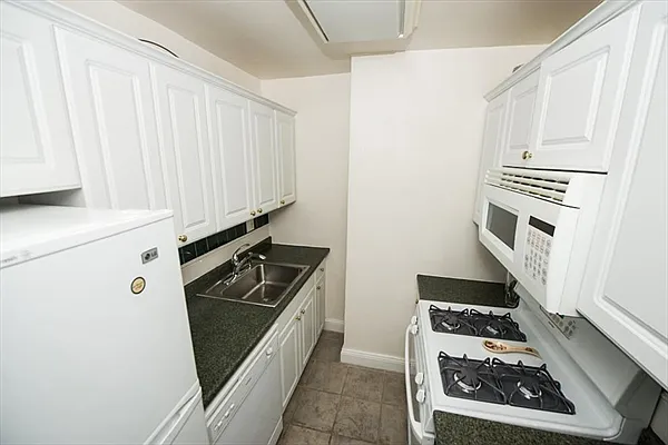 Sold by Citi Habitats | media 5
