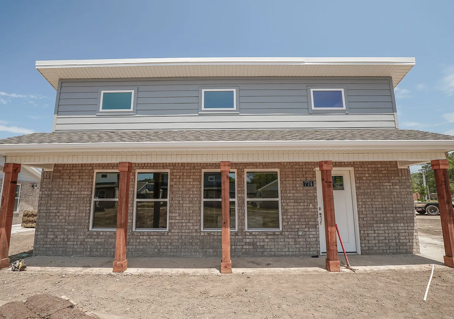 Nice! 2 Bath Home!! — Photo 1