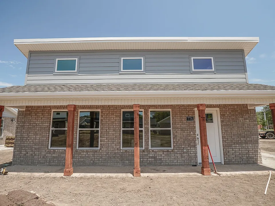774 N Honey Locust Bnd