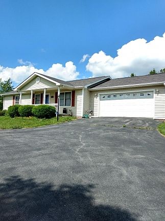 2nd image of 19011 Tate Dr