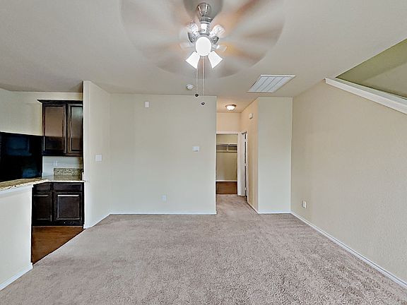 5th image of 1701 Wickham Dr