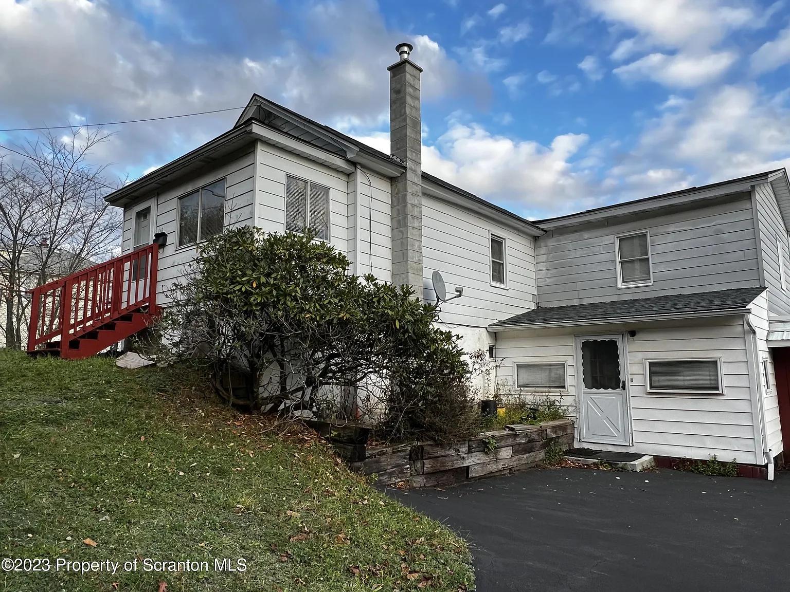 160 Jefferson St photo 1